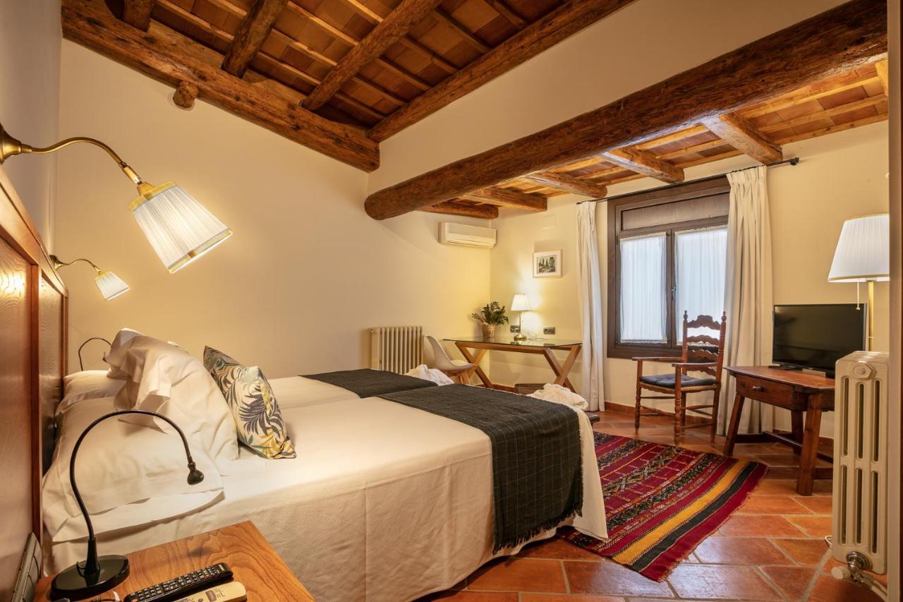 Hotel-Hostal Sport Falset Esterno foto