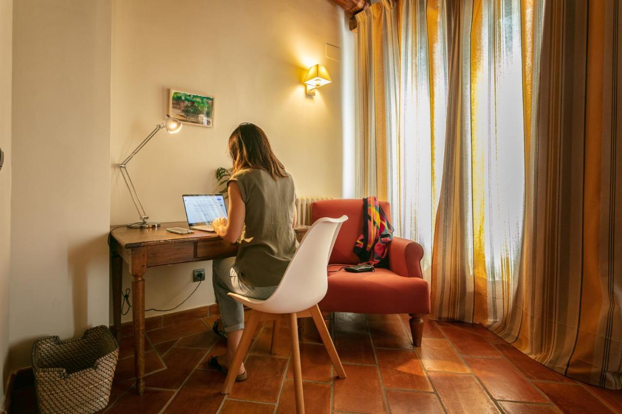 Hotel-Hostal Sport Falset Esterno foto