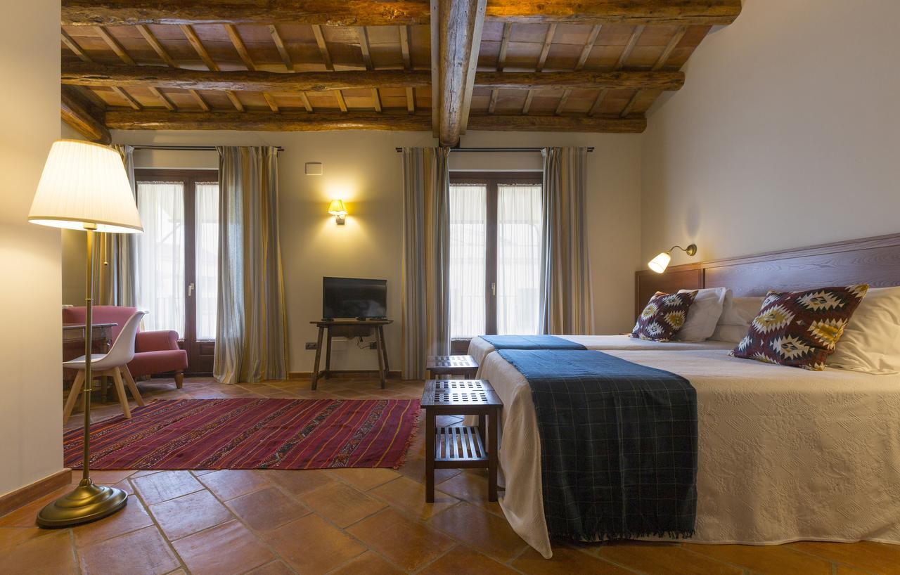 Hotel-Hostal Sport Falset Esterno foto